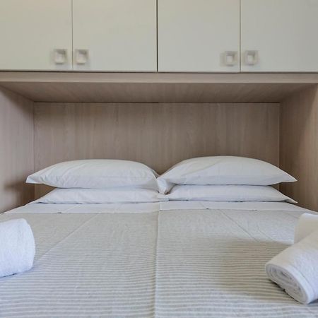 Residenza Eres Eur Apartment Рим Екстериор снимка