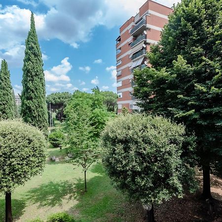 Residenza Eres Eur Apartment Рим Екстериор снимка