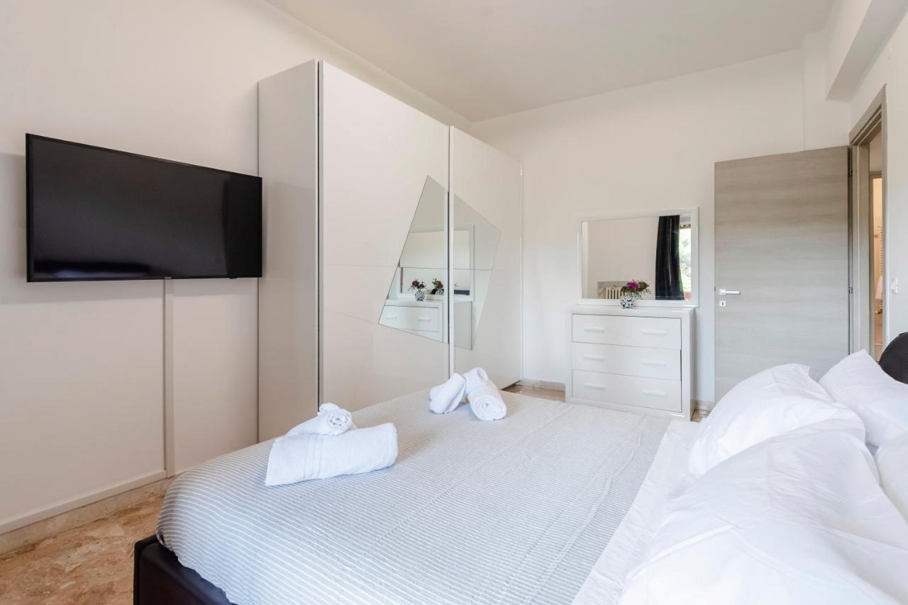 Residenza Eres Eur Apartment Рим Екстериор снимка